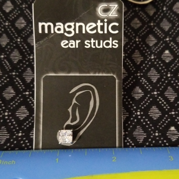 🆕️ Magnetic ear stud - Picture 5 of 7